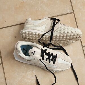 Staud x New Balance Mens White Sneakers with Black Laces Size 6 In Mens